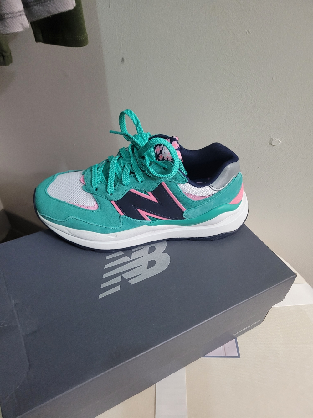 New Balance Women' Teal & Navy Athletic Sneakers